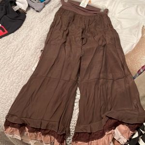 New with tags flare ruffle detail pants